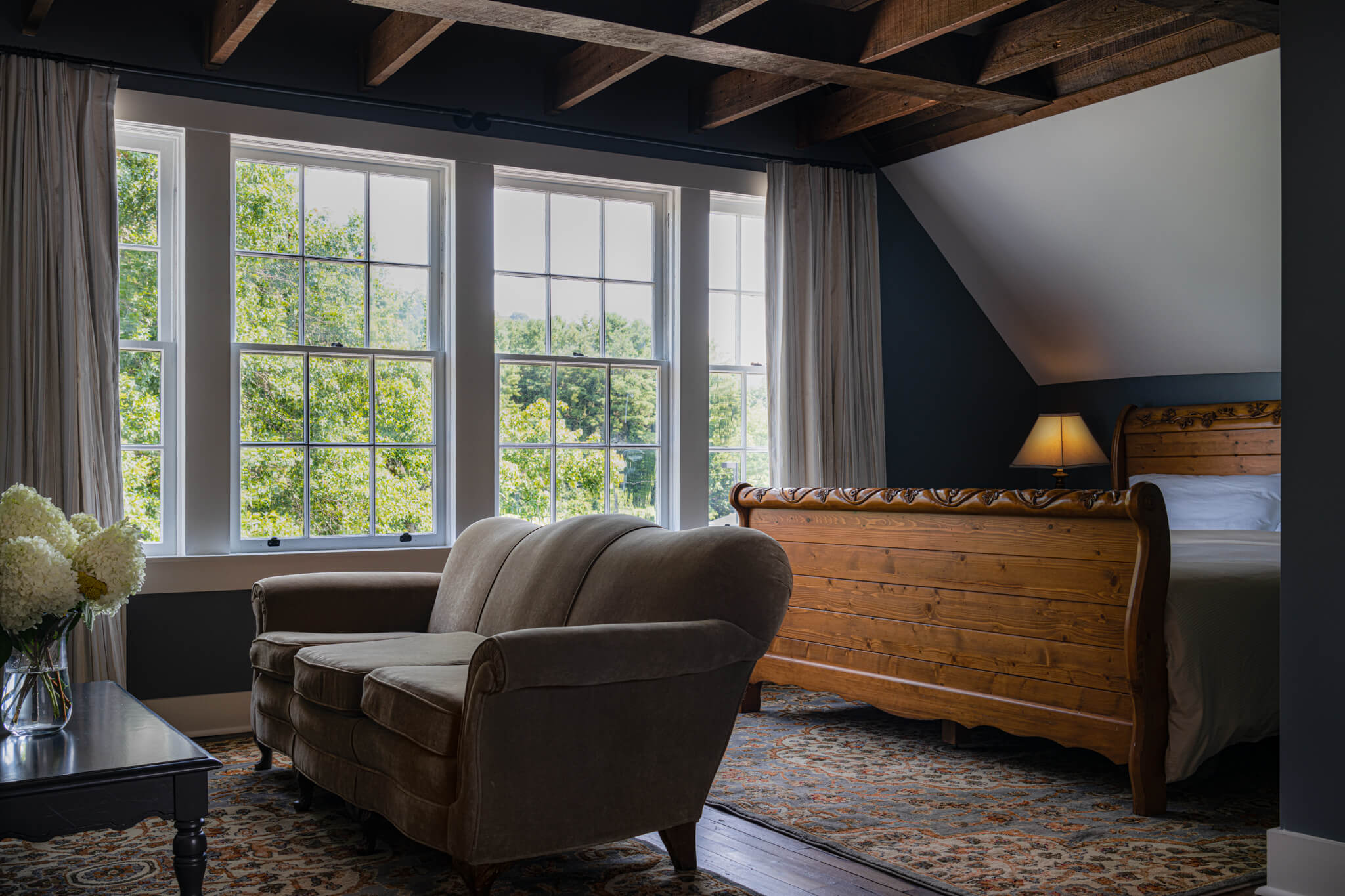 NuWray Hotel | Burnsville, NC | Interior Photography
